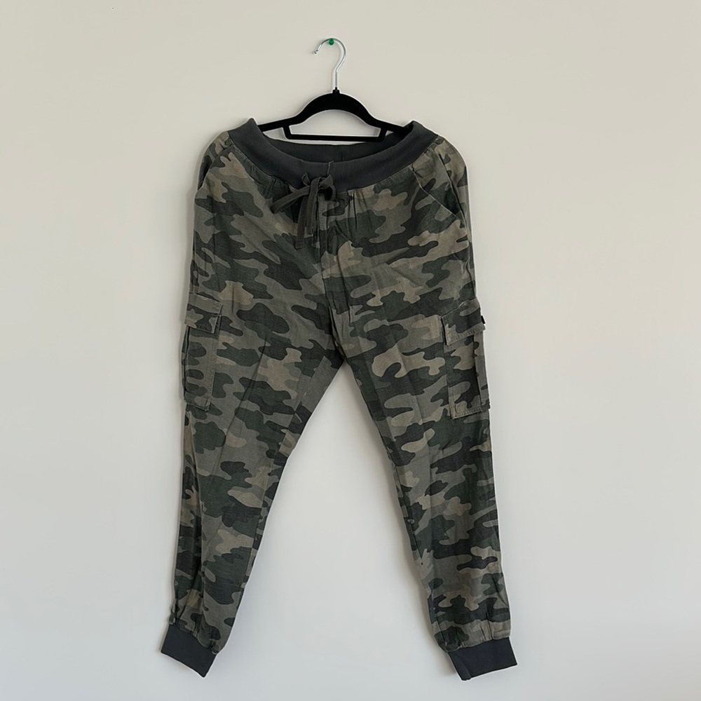 Womens lucky brand Camouflage Jogger Pants